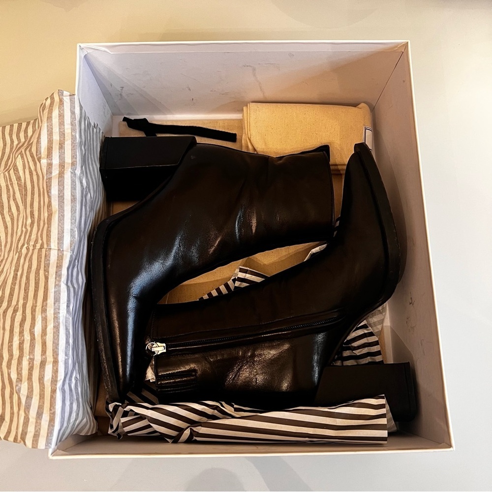 AMI | Alexandre Mattiussi Sleek Black Staked Heeled Leather designer ankle Boots - Picture 7 of 16